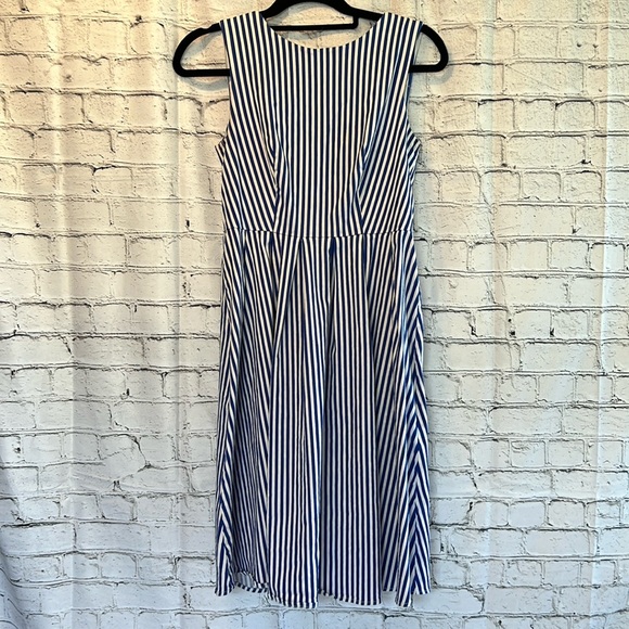 Dresses & Skirts - ⭐️ Blue pleated pinstripe tea length retro fit & flair sleeveless v zip back M